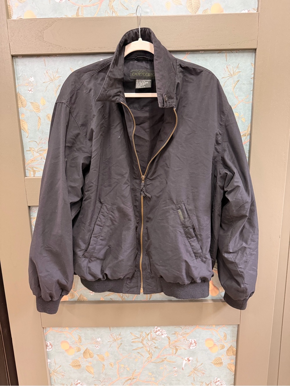 Vintage Ventura Men's Black Zip-Front Bomber Jacket
